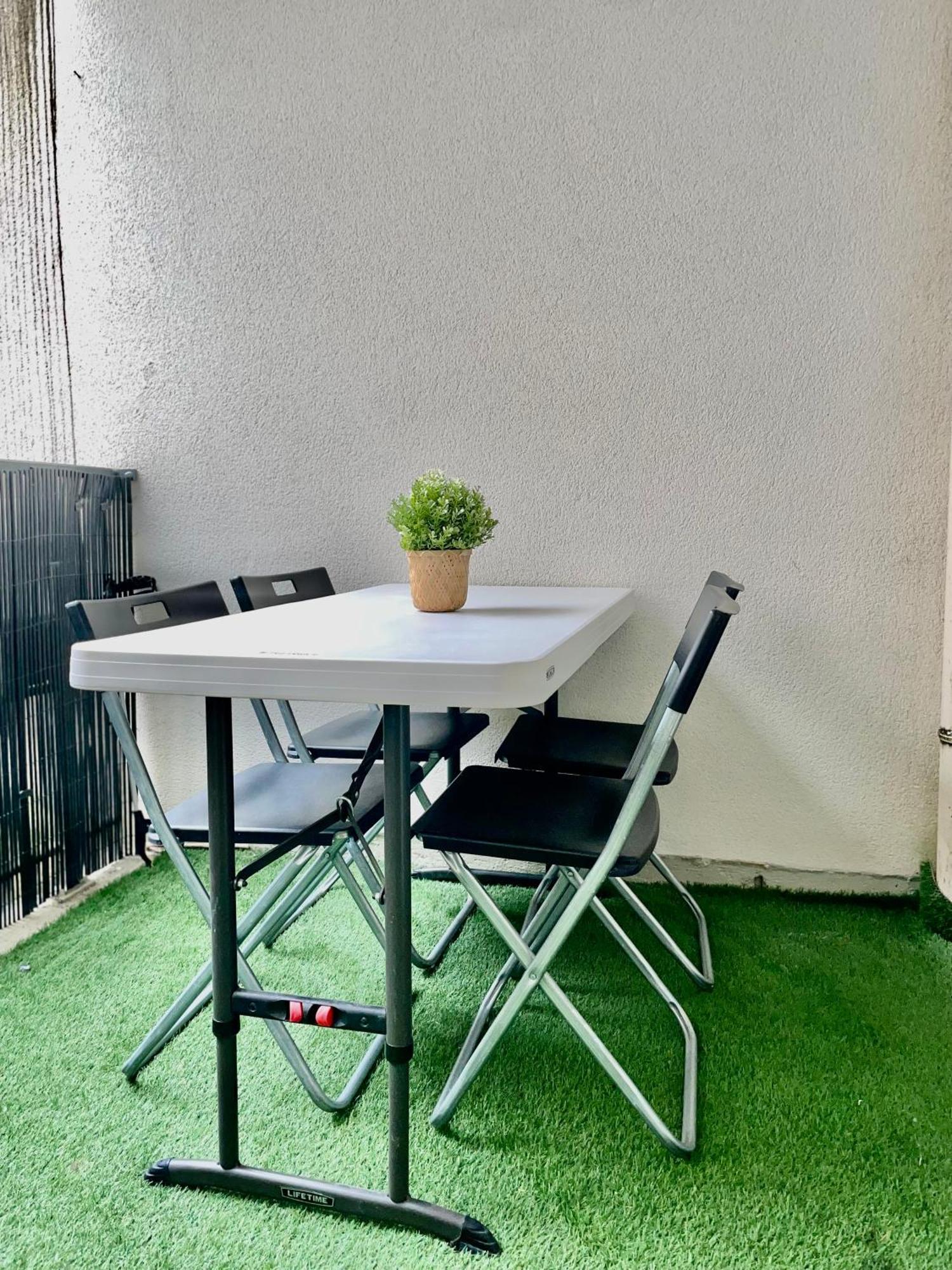 Sweet Escape Paris Centre - 3 Bds- Terrasse - Stade De France - Montmartre Saint-Ouen  Exterior foto